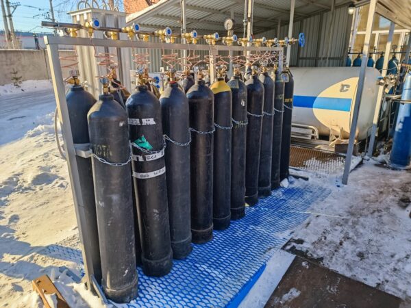 Газовая рампа перепускная углекислотная на 20 баллонов, купить в Спецкриогаз