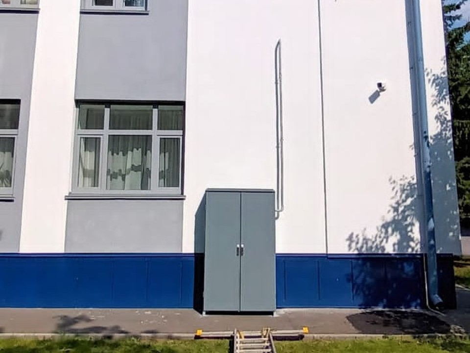 Монтаж аргоновой рампы в шкафу для лаборатории
