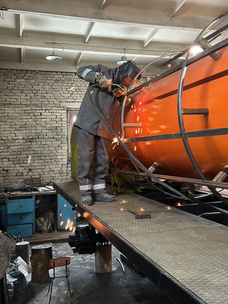 СпецКриоГаз выполнил ремонт резервуара РДХ 6 для хранения углекислоты